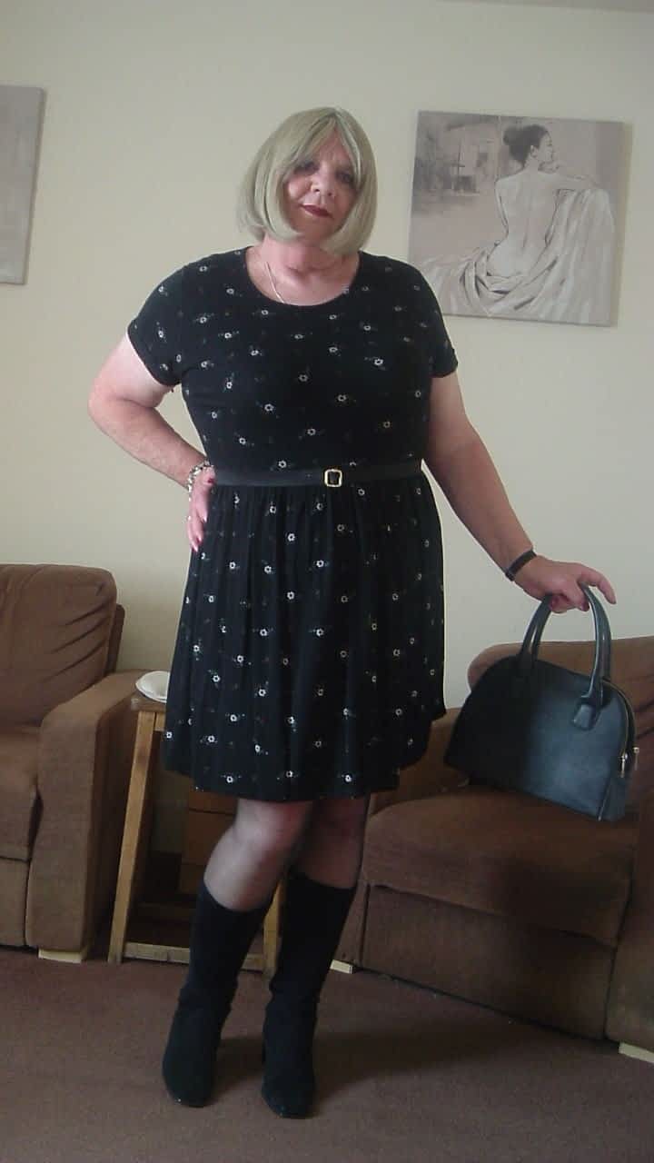 ‘Homely type’ – Crossdresser Heaven