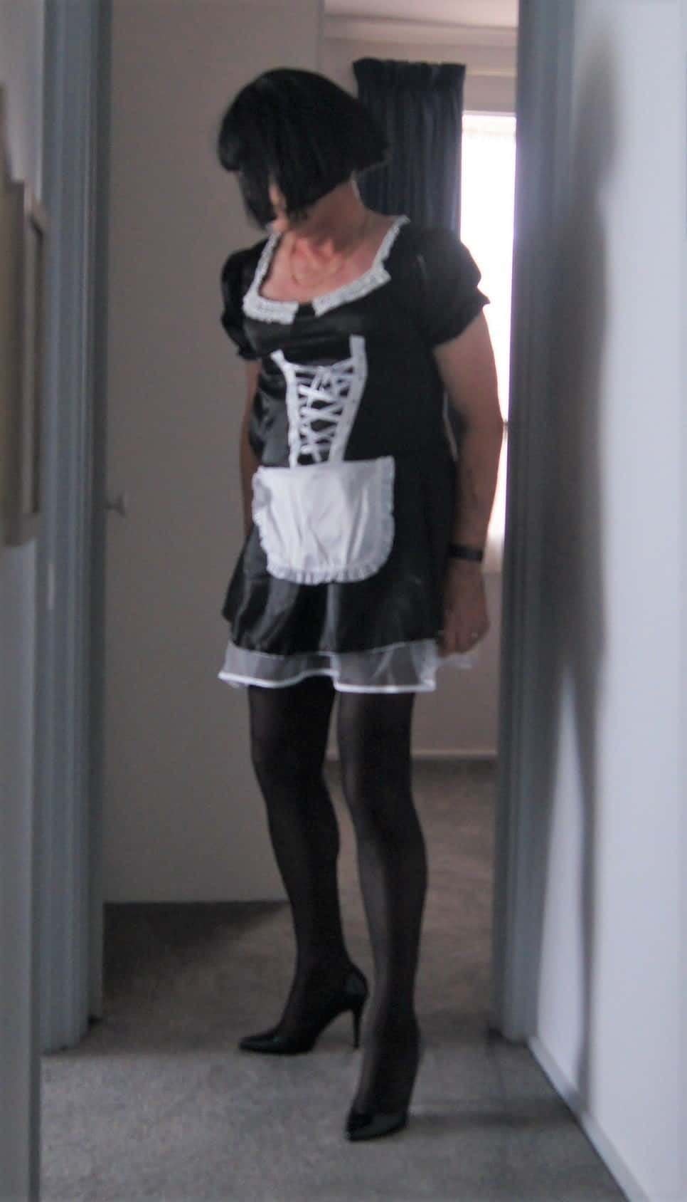 My first Maid dress – Crossdresser Heaven