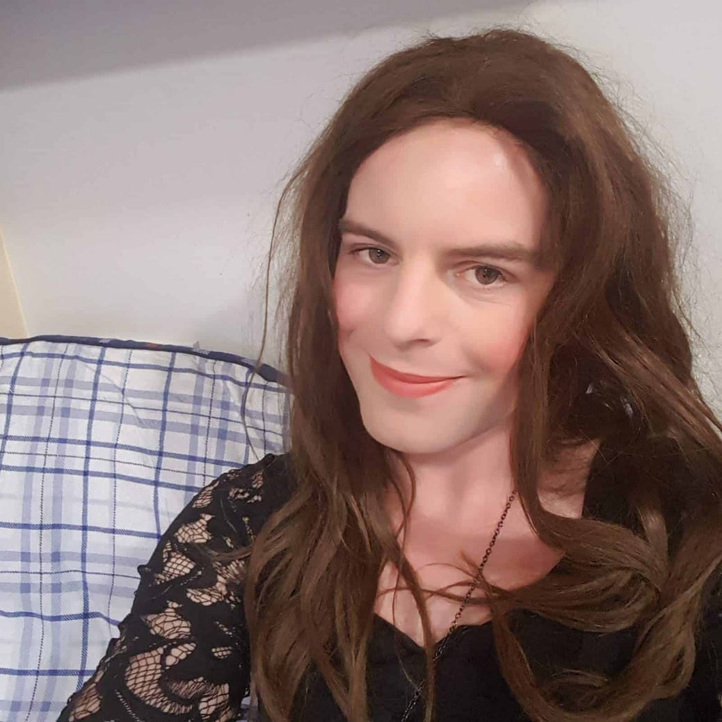 Selfie! – Crossdresser Heaven