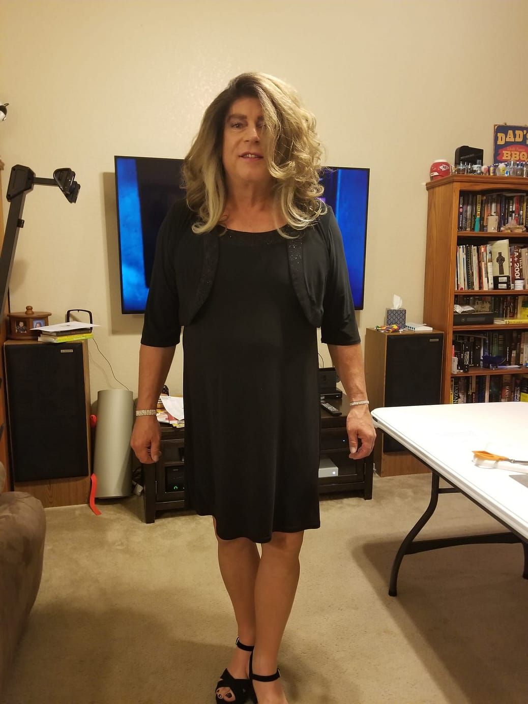 Dressed for the drag club – Crossdresser Heaven