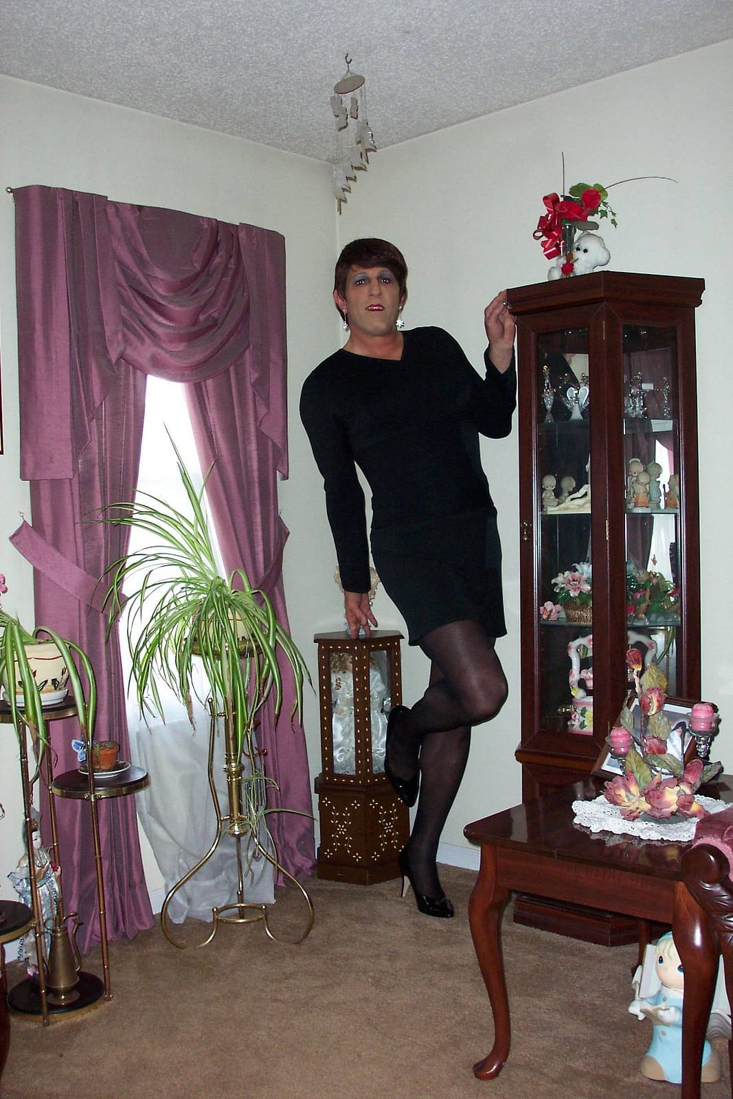 My Favorite ‘gurl Pic… Crossdresser Heaven