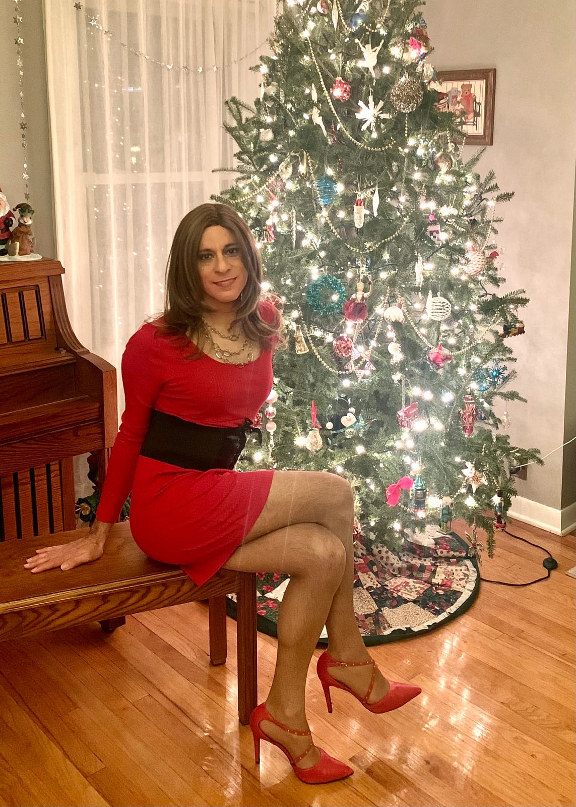 Happy Holidays from Lexi! – Crossdresser Heaven