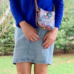 Blue jean skirt with pantyhose