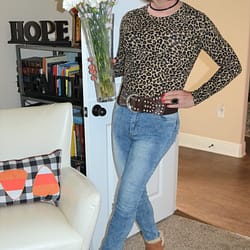 Long Sleeved Leopard Tops Are Cool During The Fall!