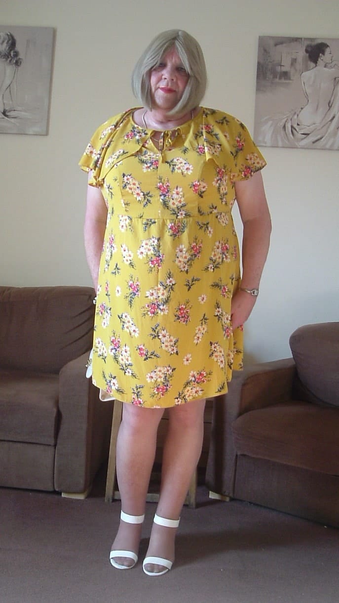 ‘yellow’ – Crossdresser Heaven