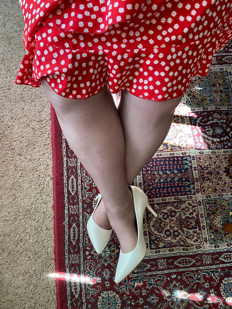 I So Love My Legs Poking Out From A Nice Skirt Crossdresser Heaven