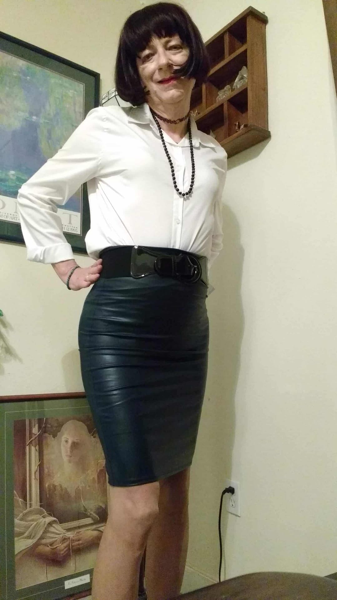 My new leather skirt – Crossdresser Heaven