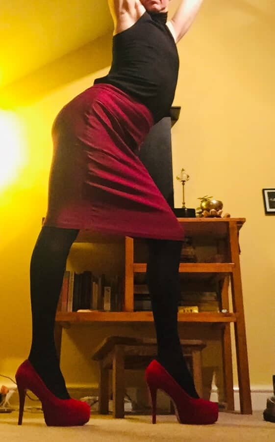 Pencil Skirt Crossdresser Heaven 