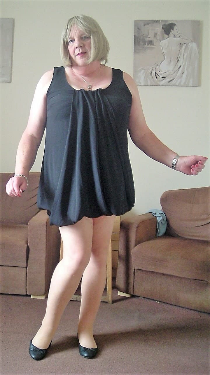 ‘Lazy Sunday’ – Crossdresser Heaven